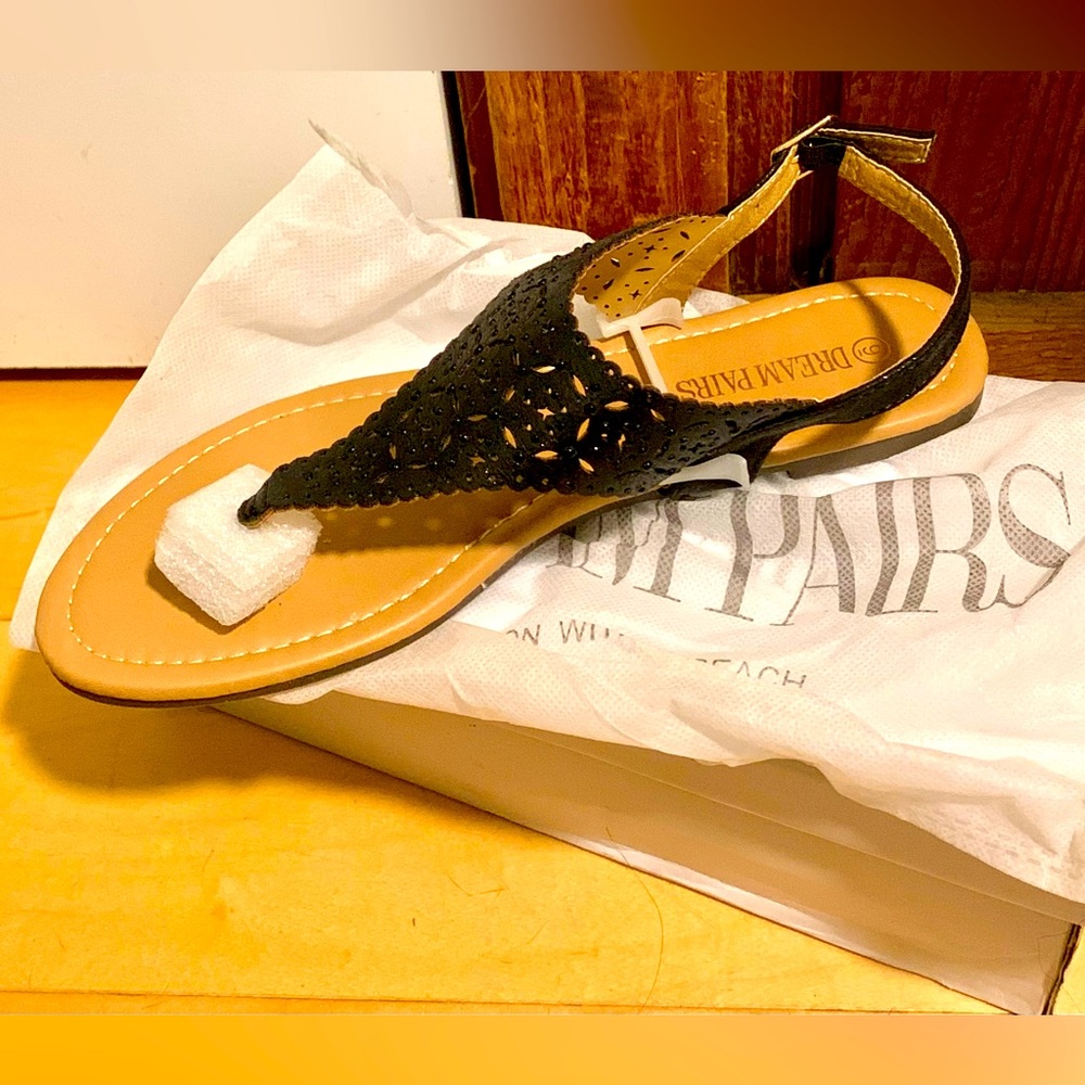 BNIB Dream Pairs Medinie Black Sandals - Size 9 Paid $32 Asking $25 they run big
